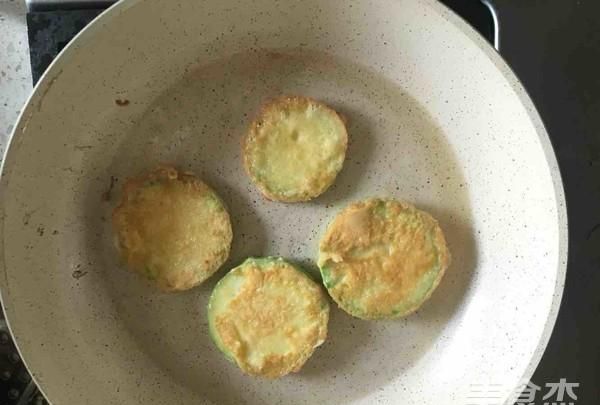 五月这菜正当时，把它煎成饼，又香又软好消化，全家老小都喜欢