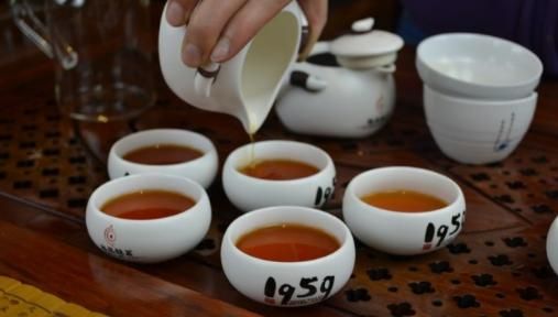 金花茯砖如何冲泡(金花茯砖冲泡方式)图5