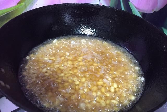 儿子就爱吃这酱豆，几元能做一大锅，夹馍拌饭、炒菜拌面吃到撑