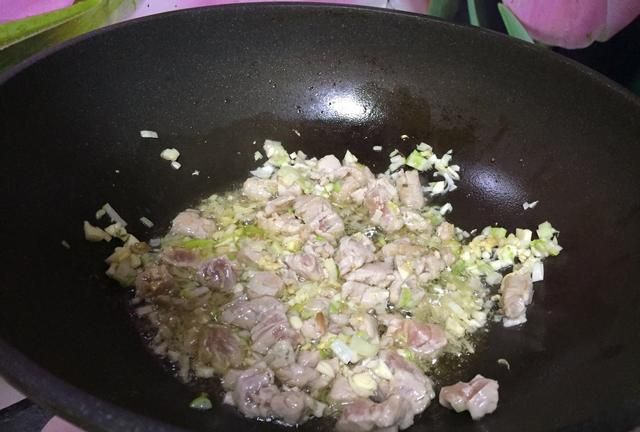 儿子就爱吃这酱豆，几元能做一大锅，夹馍拌饭、炒菜拌面吃到撑