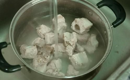 排骨怎么做好吃？豆棒烧排骨做法，您吃过吗？口感独特！