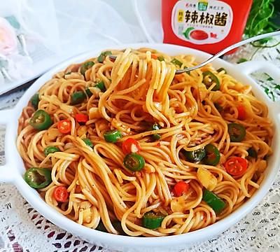 有了韩式辣椒酱拌面，老公每天多吃一碗饭