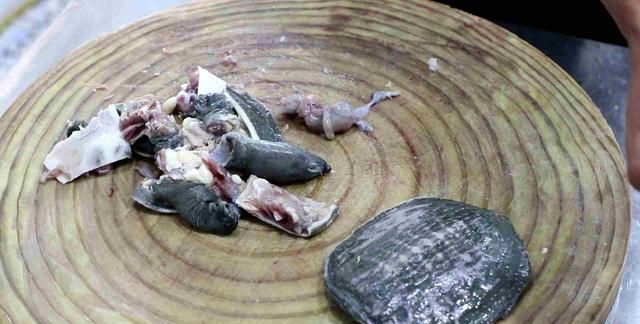 甲鱼在家怎么烹饪？厨师长教你简单又好吃的做法，教程详细无保留