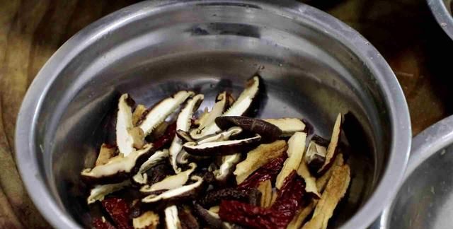 甲鱼在家怎么烹饪？厨师长教你简单又好吃的做法，教程详细无保留