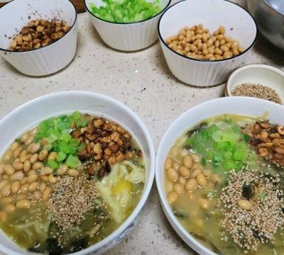 就让这道好吃不上火的酸菜浆面条，温暖你这个冬天吧