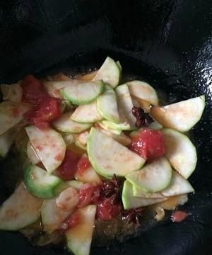 白瓜炒什么菜好吃(白色胖瓜怎么炒好吃)图6