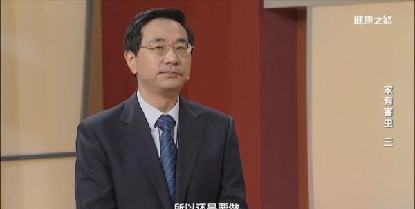 科学除蚁两步走，先要定点找窝，然后寻线放饵