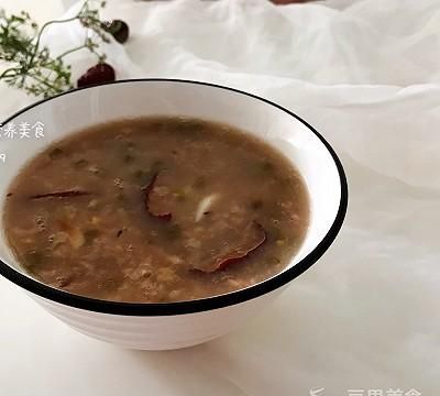 绿豆百合粥，伴你安然入睡