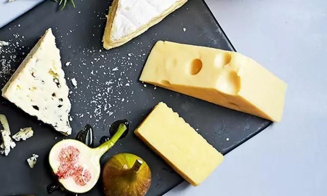 吃获｜做幸福的胖纸！只要3分钟分清6款奶酪怎么吃！