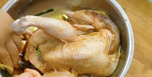 鸭子身上有4个部位毒素最多，不要随便吃了，多亏卖鸭老板提醒