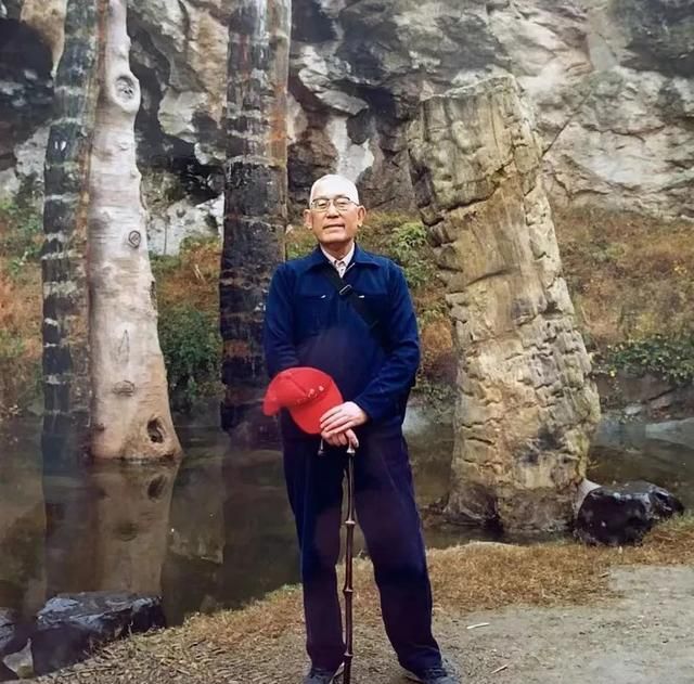 百岁丁光生：研出一种药，办过一份刊