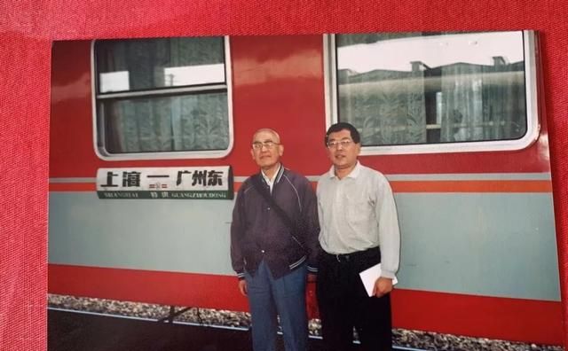 百岁丁光生：研出一种药，办过一份刊