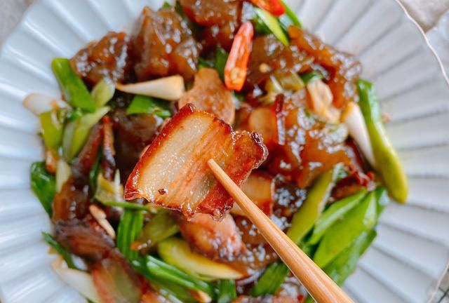 一碗红薯粉一碗水，教你红薯粉新吃法，加点腊肉，软糯Q弹超下饭
