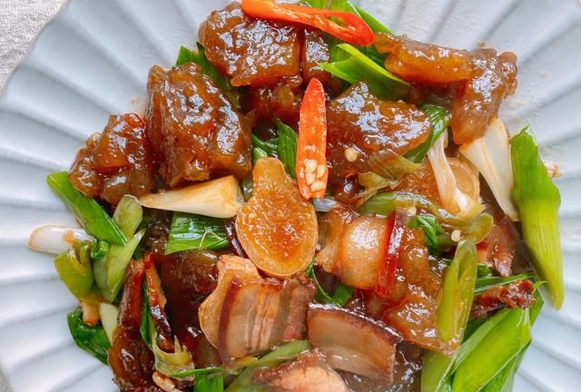 一碗红薯粉一碗水，教你红薯粉新吃法，加点腊肉，软糯Q弹超下饭