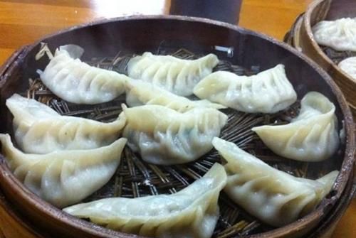 怎么蒸饺子皮不硬图1
