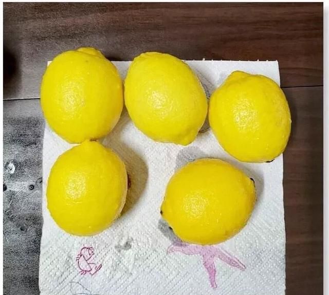 怎样腌柠檬才好吃呢(十斤柠檬放多少盐来腌)图6