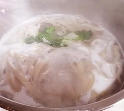0难度的油泼杂粮面条，美滴很！，好吃到停不下来