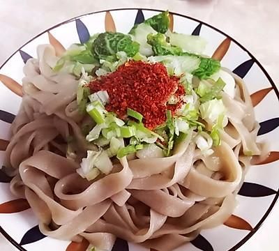 0难度的油泼杂粮面条，美滴很！，好吃到停不下来
