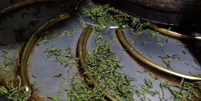 茶杀青跟炒青有什么区别(绿茶又可分为蒸青晒青炒青和烘青)图2