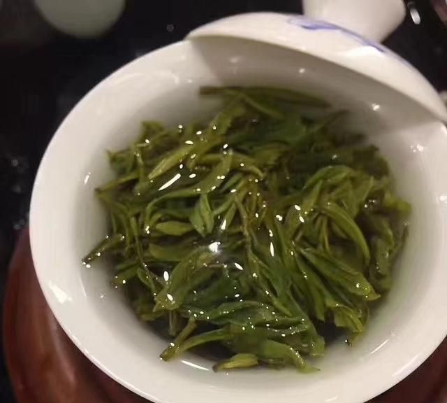 茶杀青跟炒青有什么区别(绿茶又可分为蒸青晒青炒青和烘青)图4