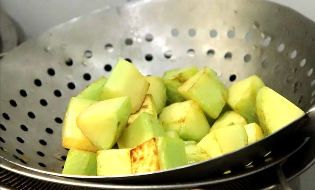 “秋天到，南瓜俏”，分享5种简单做法，清热润燥，营养好消化