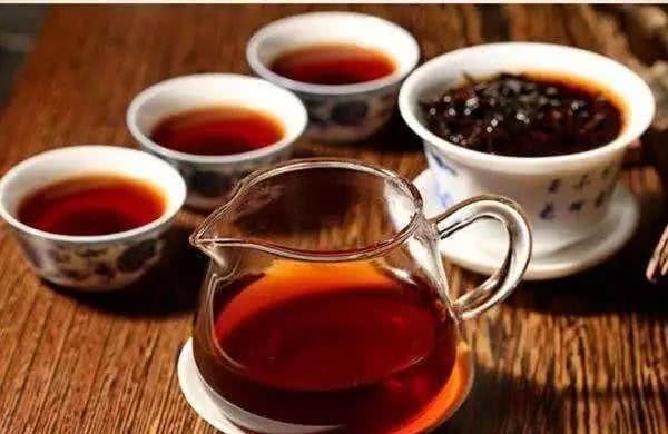 普洱茶都有哪些功效？哪些人适合长期喝？营养师总算说了大实话