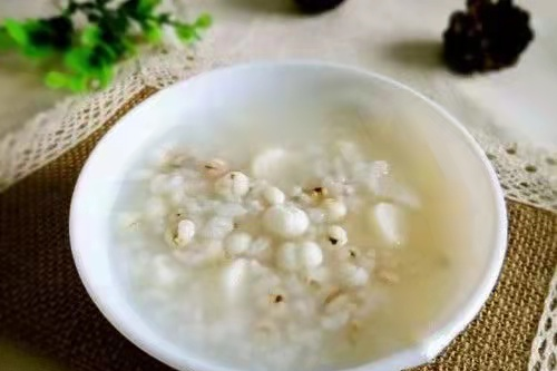 【药师说药】小薏米，大能量！阴雨天，祛湿好物薏米应该怎么吃？