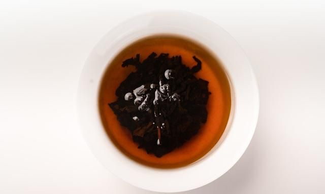 喝普洱茶是生普好还是熟普好,普洱茶生普和熟普的区别和功效图6