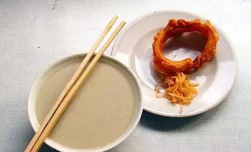 外地人都说豆汁是泔水，豆汁的奥妙现在没几个人知道