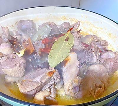 酱香焖鸭鲜嫩入味满屋飘香
