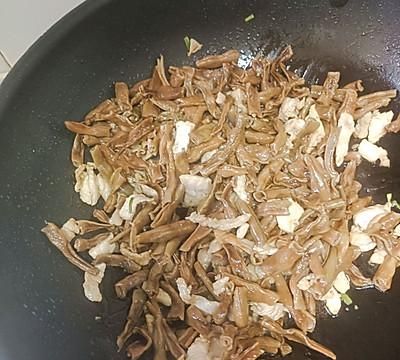 不可错过的下酒菜干豆角茄条焖面，过瘾