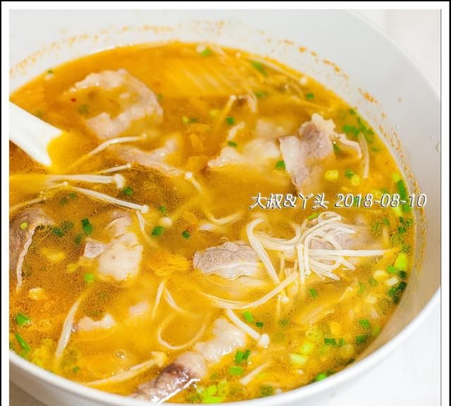大叔&丫头 2018/08/10 炒酱松茸牛肉汤