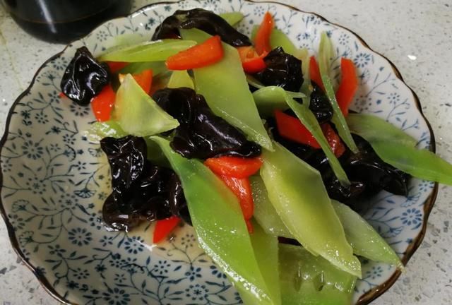 又滑又嫩溜鱼片，买条鱼尾就能吃上的餐厅级美味，详细图文教您做