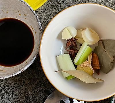 吃了这碗红烧肉炖菜，一口下肚感觉超暖