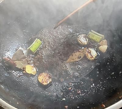 吃了这碗红烧肉炖菜，一口下肚感觉超暖
