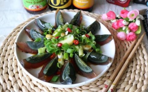 自从学会小葱拌皮蛋,我就不想再吃外卖了