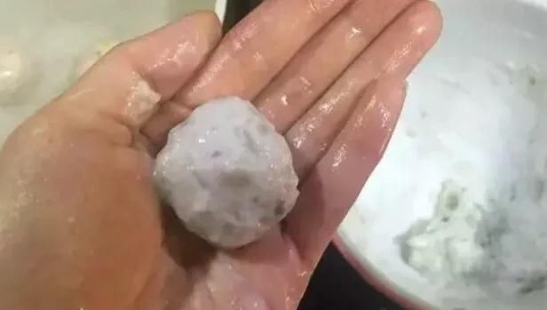 萝卜丝怎么煮汤好喝,煎鸡蛋和萝卜丝一起煮汤图7