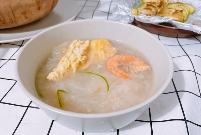 萝卜丝怎么煮汤好喝,煎鸡蛋和萝卜丝一起煮汤图15