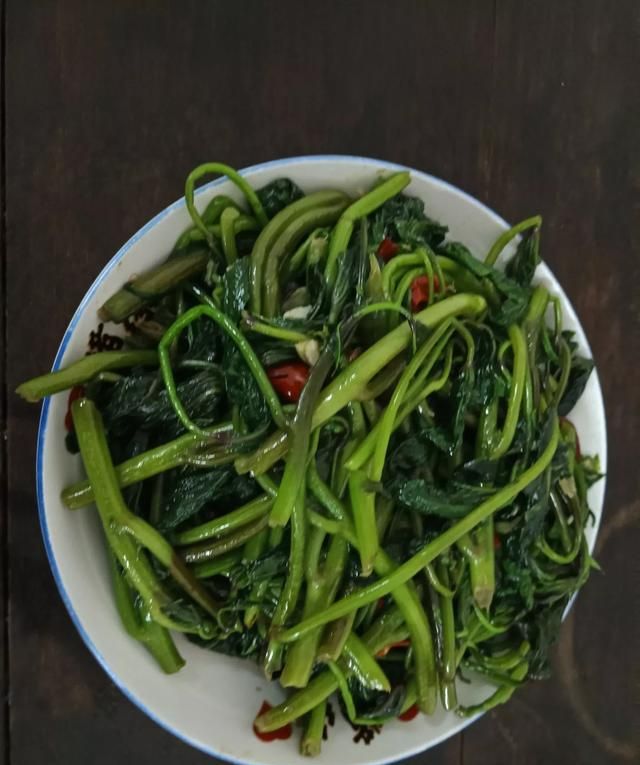 红薯收获后红薯藤如何处理(怎么处理地里的红薯藤)图6