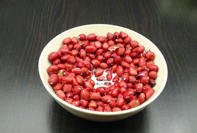花生米怎么去红衣(花生米怎样脱红衣)图2