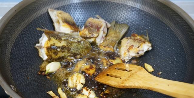 梭鱼炖豆腐，掌握“2放2关键”，鱼肉鲜嫩没腥味，好吃又营养