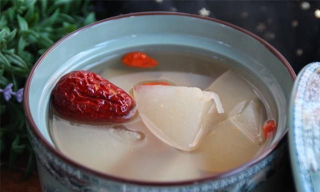 “阳”了以后，把梨切一切，放水里煮一煮，润肺化痰，缓解咳嗽