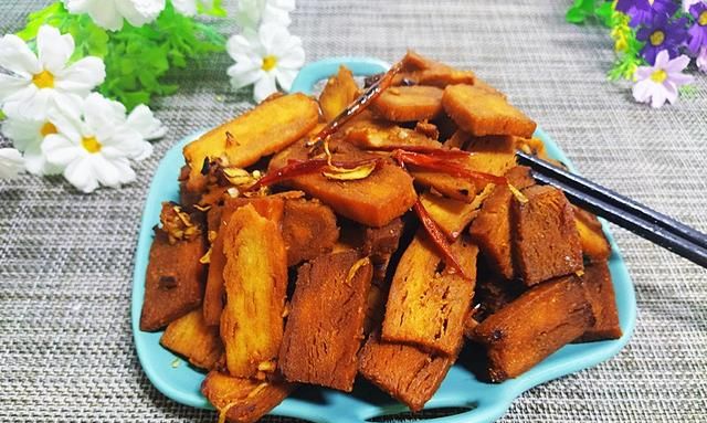 锅饼竟然可以这么做，真是长见识了，不仅能当零食还可以当菜