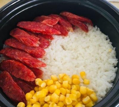 馋了很久的煲仔饭，今天给安排上了