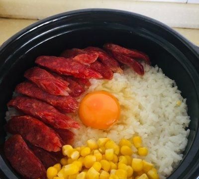 馋了很久的煲仔饭，今天给安排上了