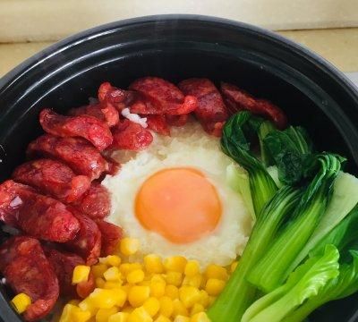 馋了很久的煲仔饭，今天给安排上了