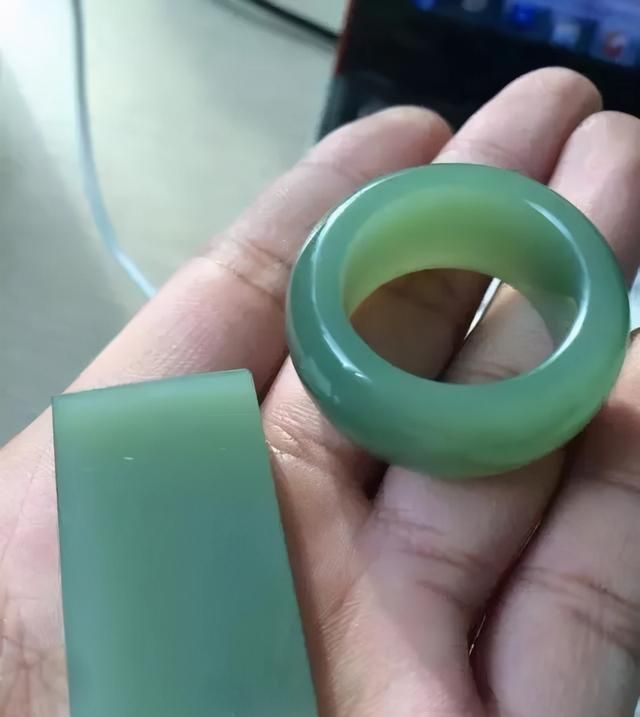 青玉和碧玉的区别