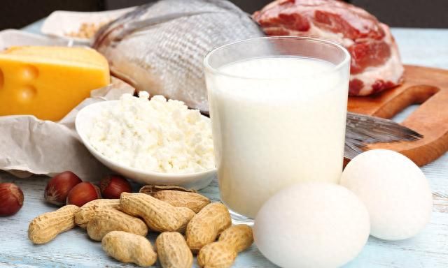 乳清蛋白粉、增肌粉、酪蛋白.....蛋白粉到底该怎么选？怎么吃？