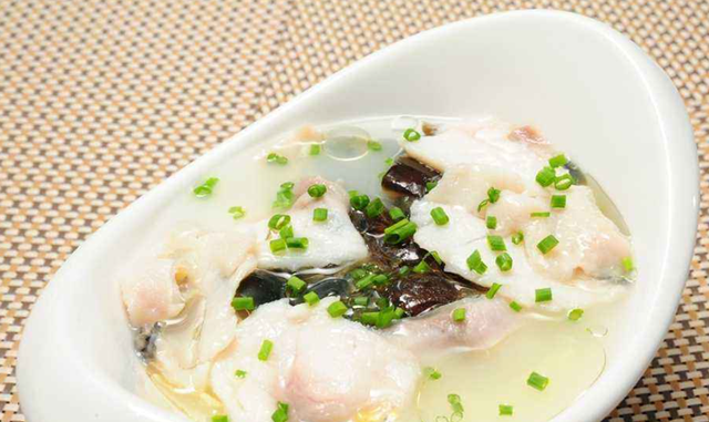 产后第2周妈妈这样吃，乳汁丰富还能瘦身，气色更红润