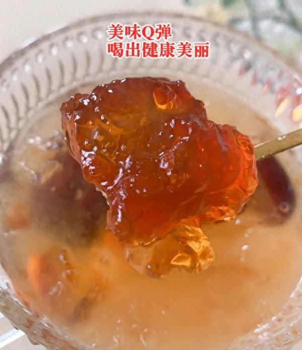 荟万珍食谱：冬日做一碗高颜值桃胶皂角米雪燕羹，暖暖的幸福